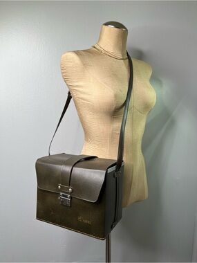 Vintage Kmart Focal camera bag in Green/Brown